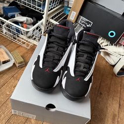 Jordan 14 black toe sz 10.5