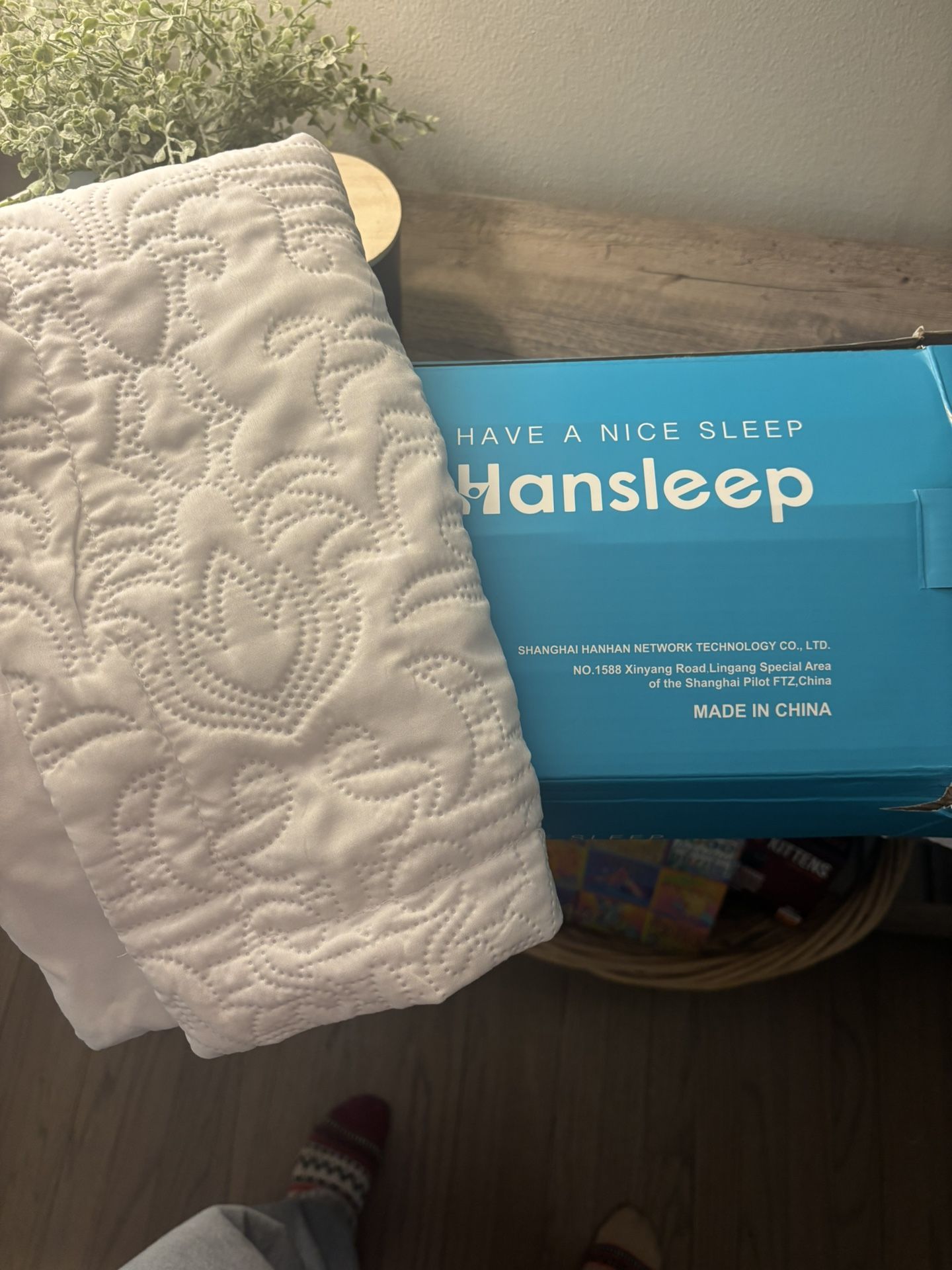 Hansleep White Quilt Queen Size With Two Pillow Shams 