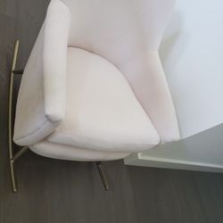 Excellent Condition Rocking Chair