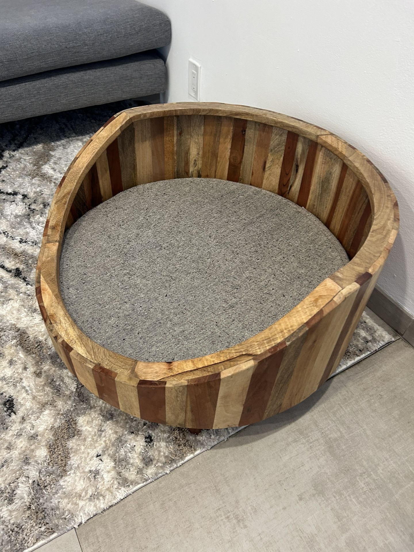 Dog Bed w/ Wood Frame 