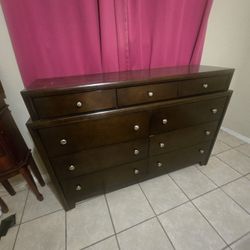 9 Drawer Dresser