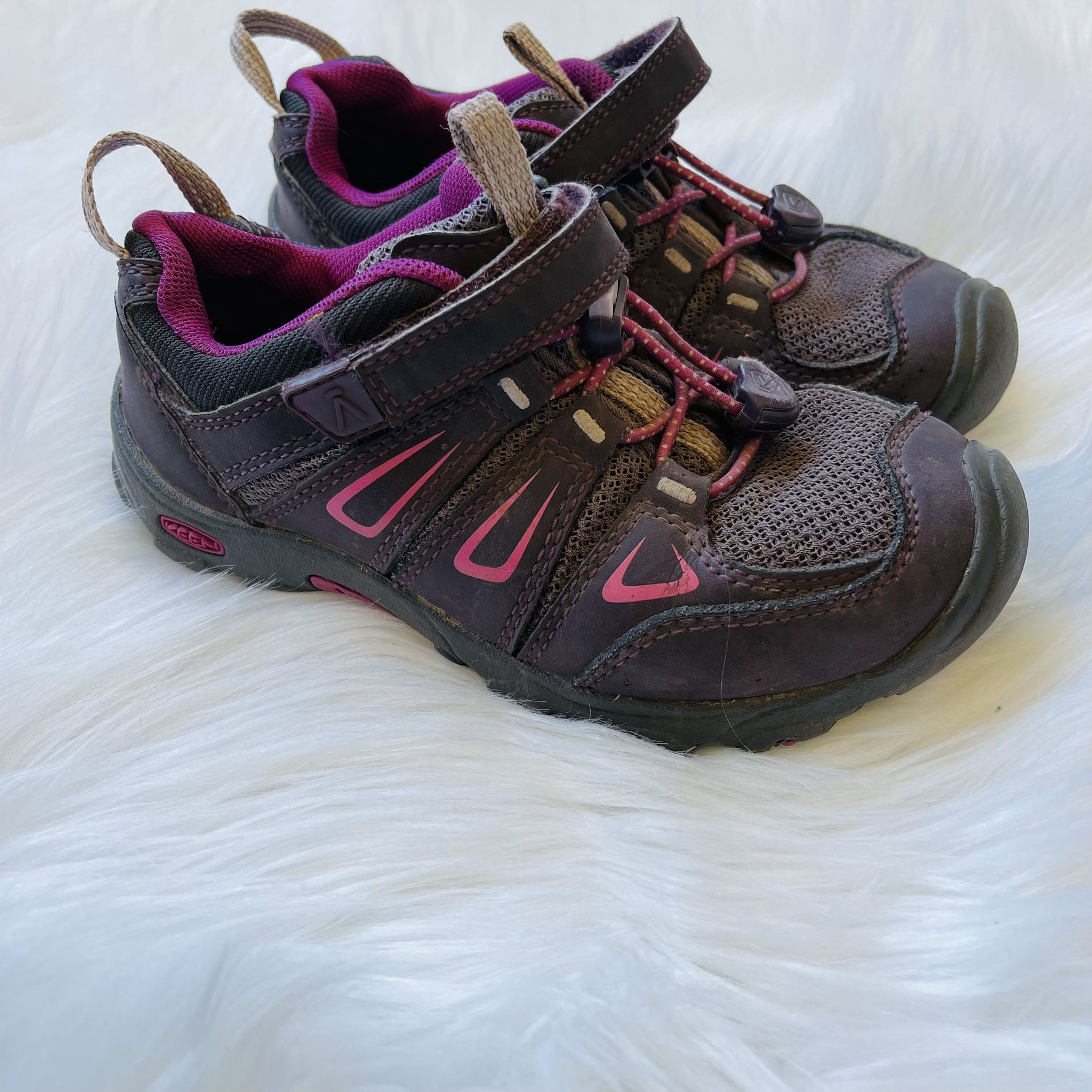 Girl’s Keen Oakridge Waterproof sneakers Kids Size 13