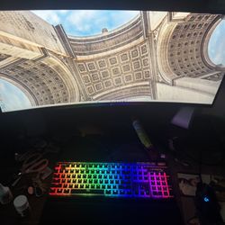 Powerful Custom PC w/ 32” Curved Monitor And Backlit Keyboard/Gaming Mouse