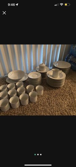 Dinnerware Set
