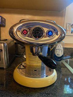 Francis Francis X7.1 Yellow iconic retro-style espresso cappuccino machine