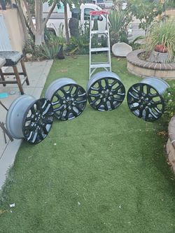 Set de rines de 6 oyos  2026 de toyota rin 20"