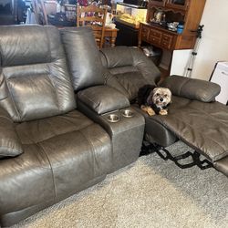 Fabulous Ashley Leather Home Theatre Seating