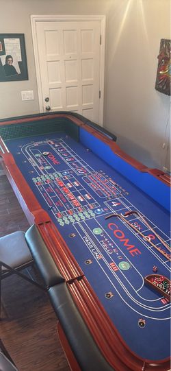Gambling table