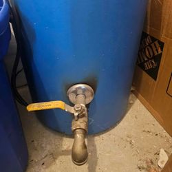 5 LITERS PROFESSIONAL WAX MELTER AND TONS OF MOLES, OBO