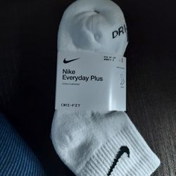 Nike youth 3 pairs new