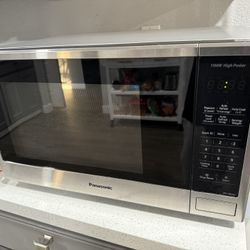 Microwave Panasonic Works Great Stainless Steel
