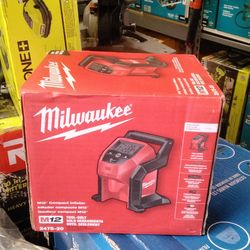 MILWAUKEE M12 COMPACT INFLATOR (TOOL ONLY)