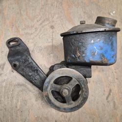 Power Steering Pump With A Reservoir And Mounting Bracket Part Parts 