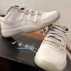 Air Jordan 11 Retro Low (GS) Size 5Y