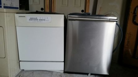 Dishwasher en especial la blanca $100 y la silver 200