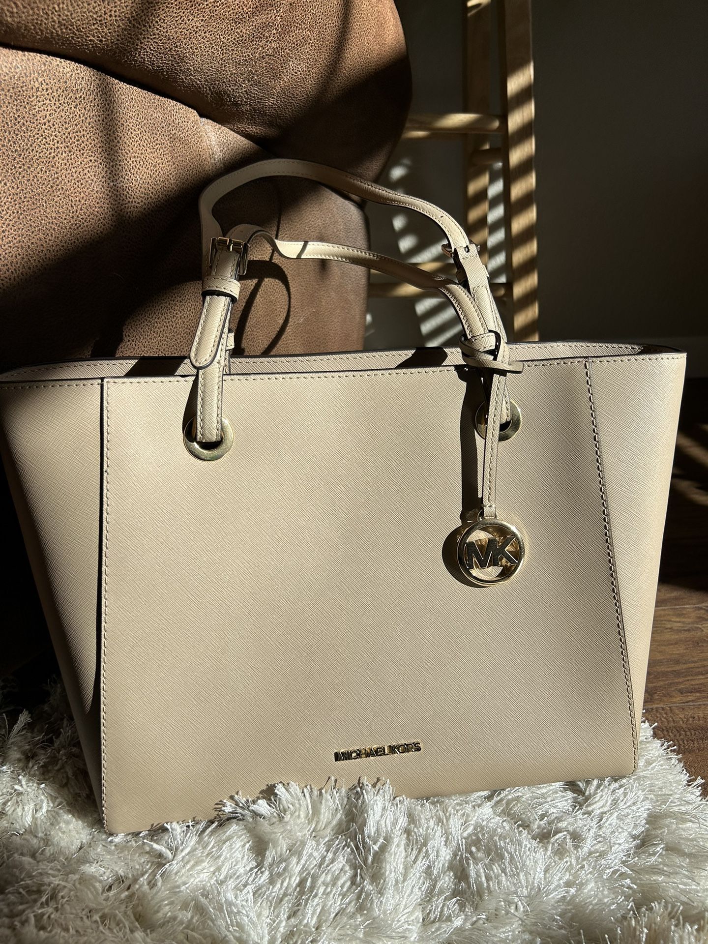 Michael Kors Walsh Tote