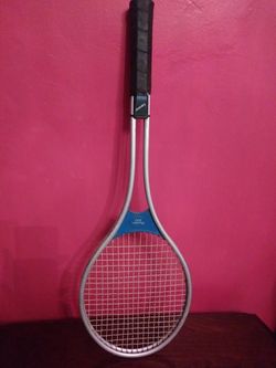Benson Tournament 500 tennis racket