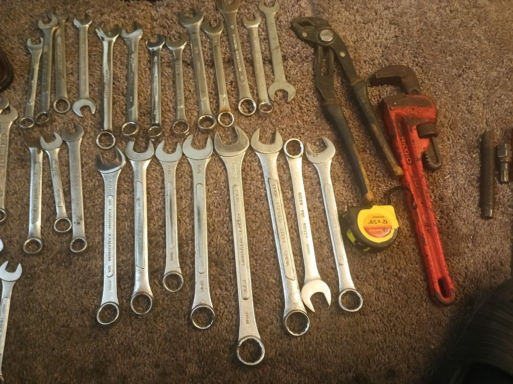 All Size WRENCHES, Heavy Duty Pipe Wrench , Tape Measurer