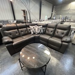 Manual Reclining Sectional