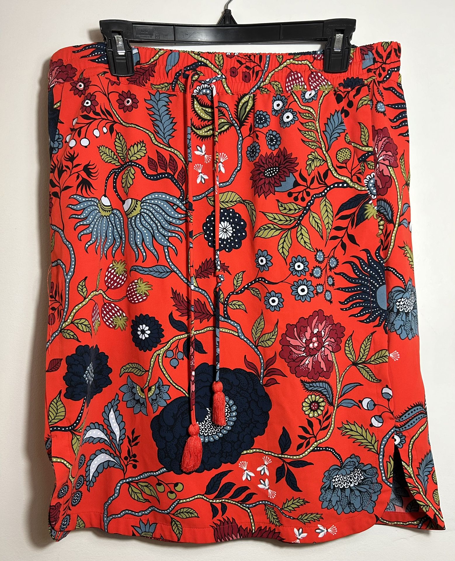 Women's summer skirt .Size L. $30.