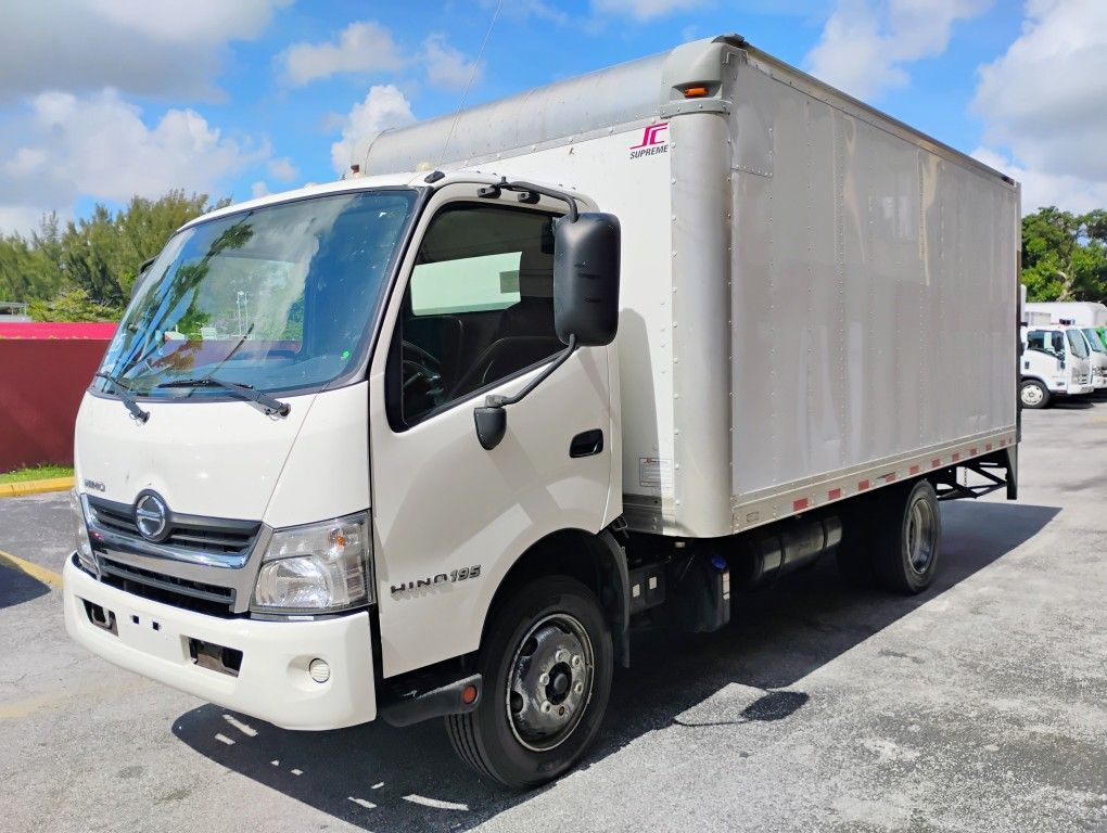 2015 HINO 195 BOX TRUCK 16' FT. LIFGATE.