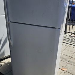Kenmore  Refrigerator/freezer 