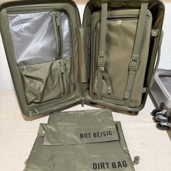 Beis- The Carry-On Roller  in Olive