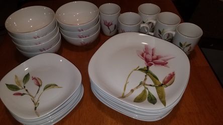 Thomson Pottery Dish set