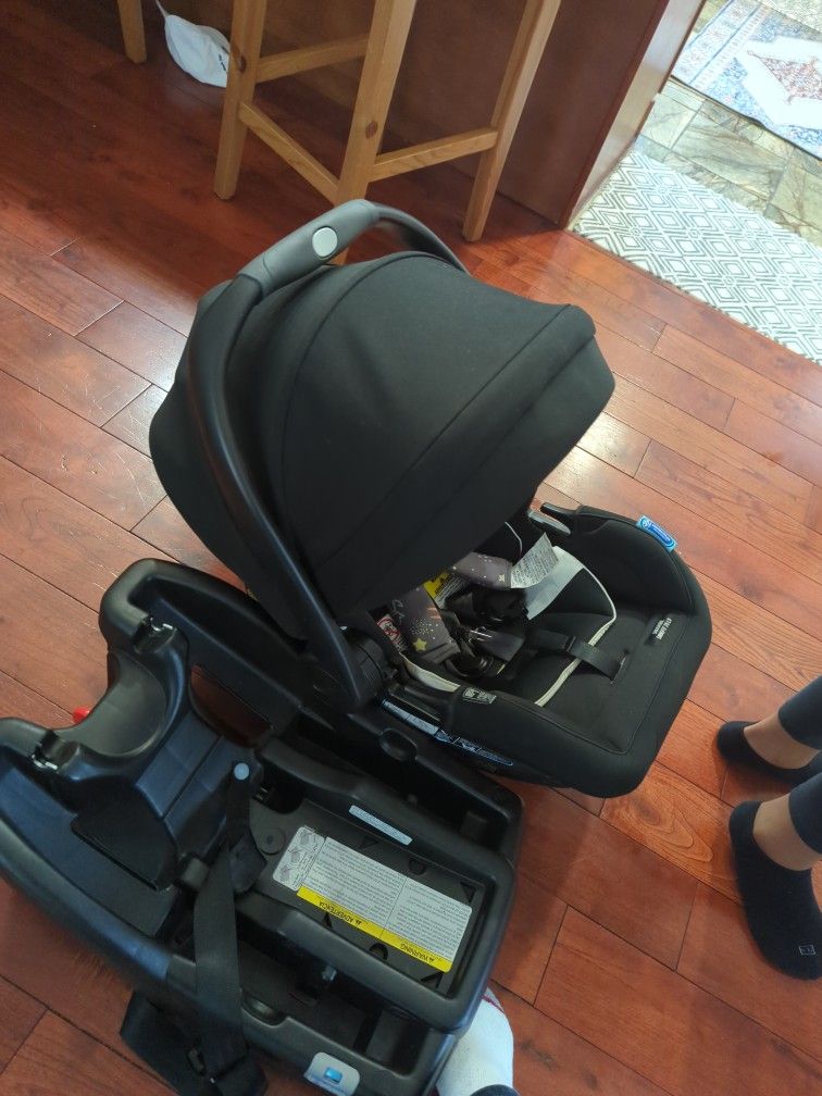 Graco Car Seat With 3 Bases!! 🚗 🍼🐥