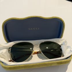 Authentic Gucci Aviator Sunglasses – Like New!