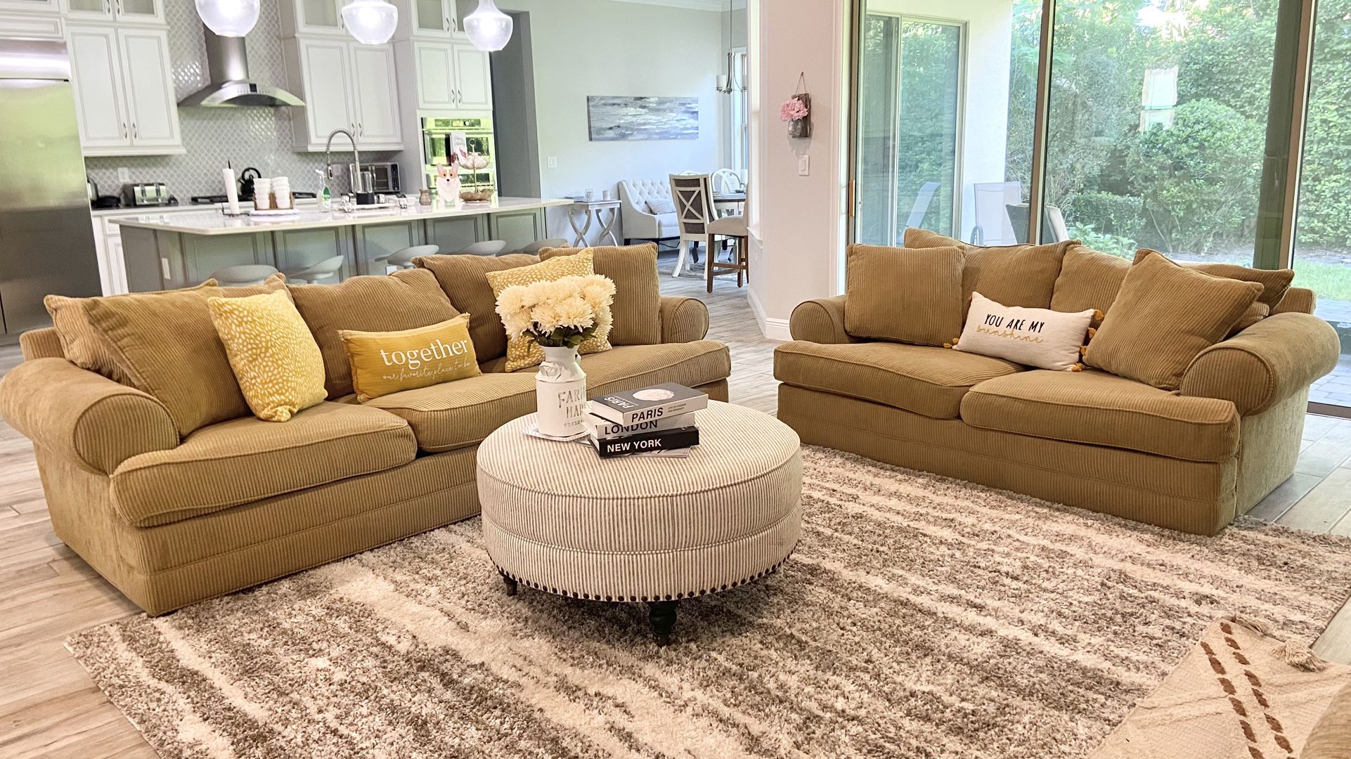 Cozy Sofas Set