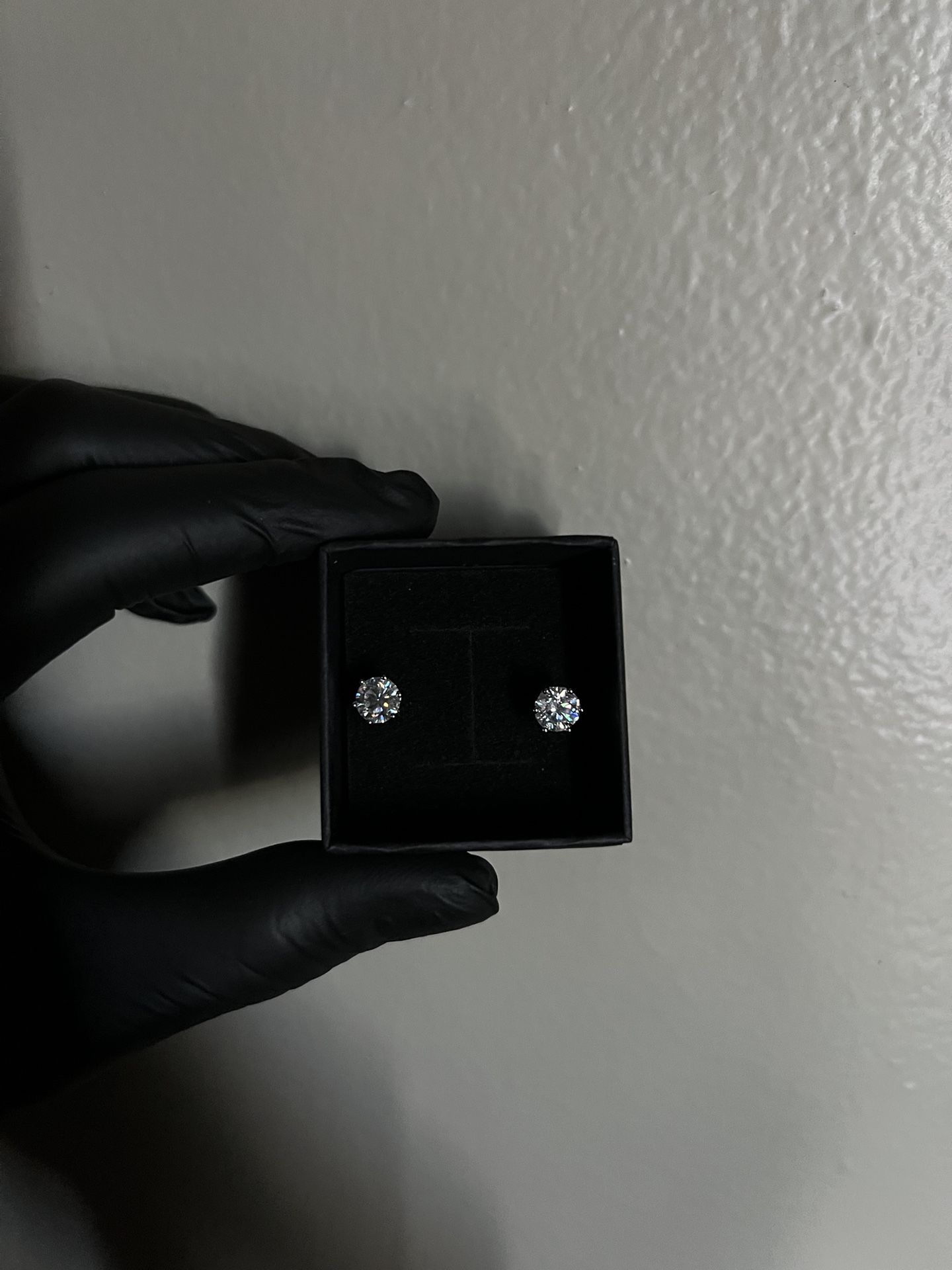 VVS1 Moissanite Stud Earrings