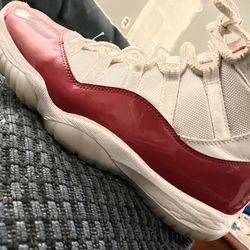 Size 8.5 Jordans 