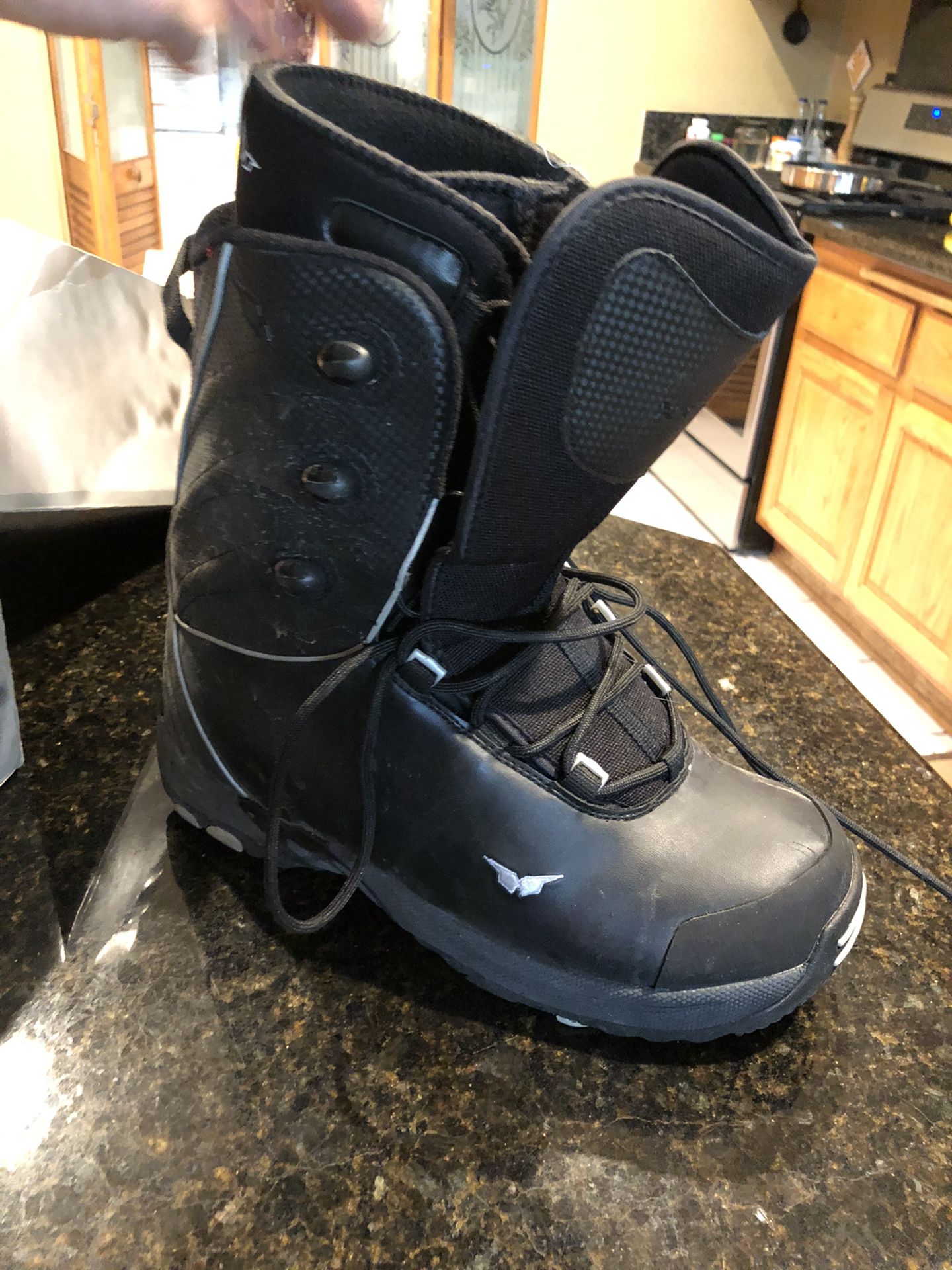 Snow boarding boots