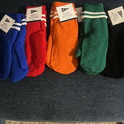 5 ￼Mittens multicolor