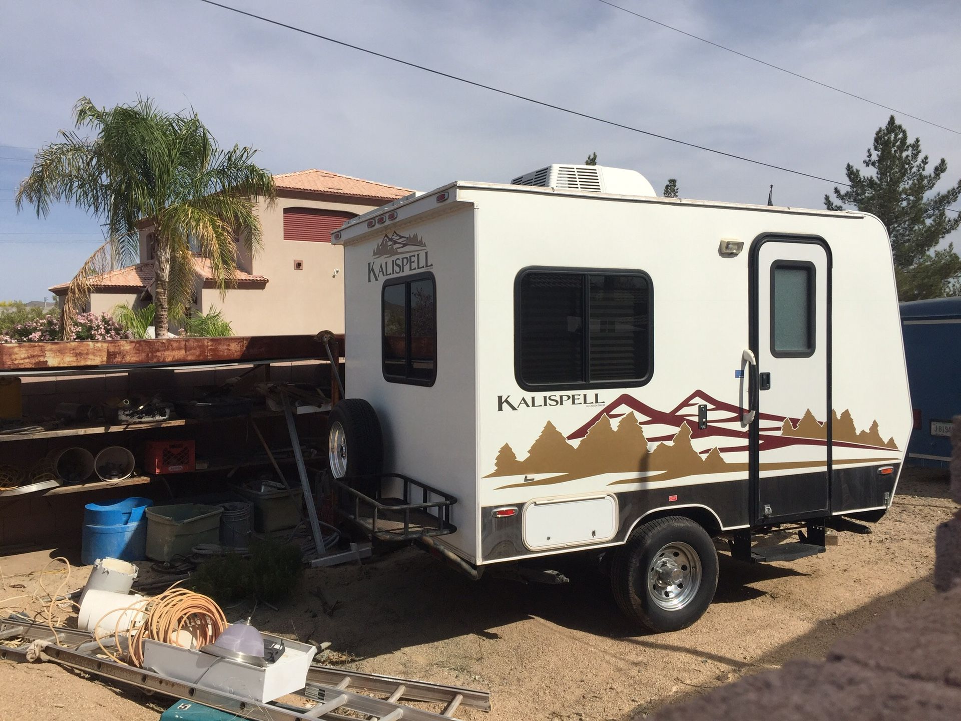 2010 Carson Kalispell 10’ travel trailer