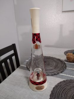Vintage Dancing Scottish Wine Collectors Music Bottle