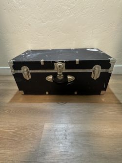 30” Rolling Storage Trunk