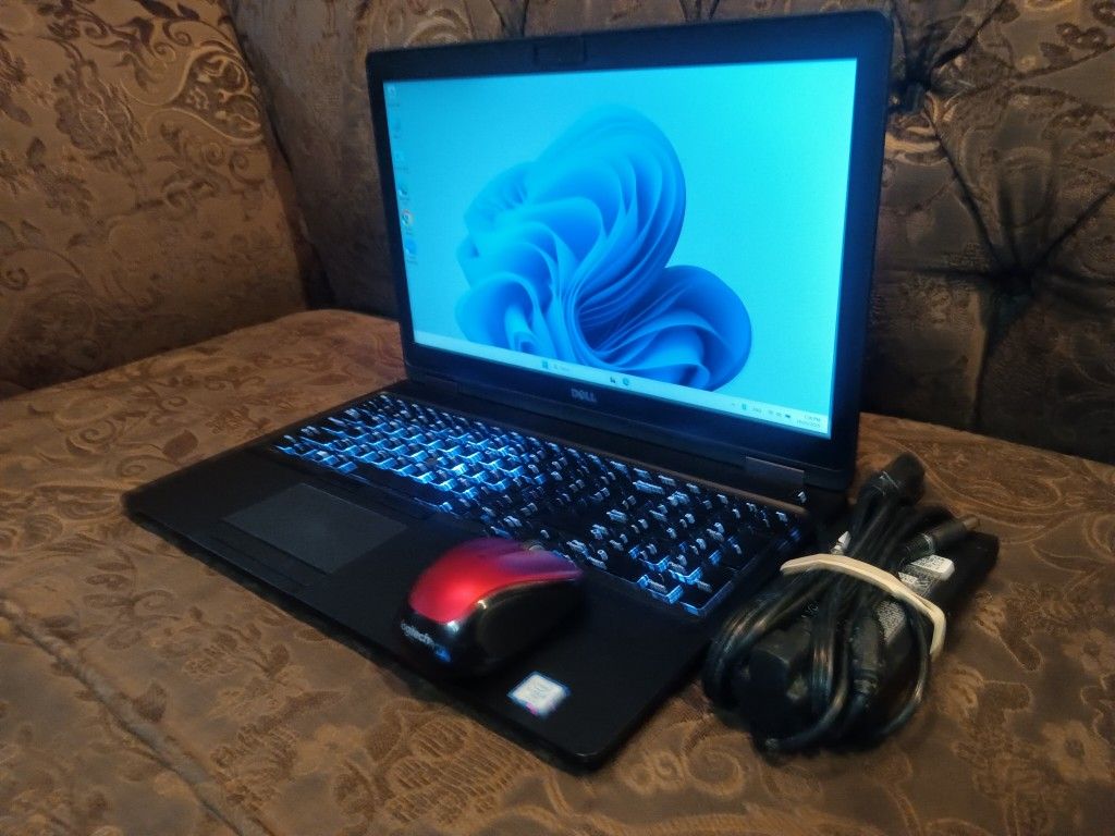 Laptop Dell Latitude 5580-core i5-8gb Ram-128gb HD SSD Solid-Go-od For Stud-ents Bue-na-para Estu-diantes.