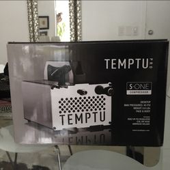 Temptu  Air Brush Makeup Compressor Kit