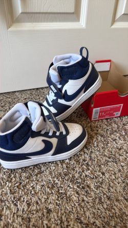 Nike court borough low