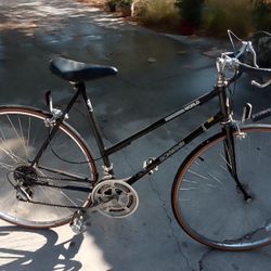 80's Schwinn World Road Bike