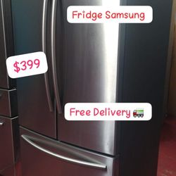 Refrigerator Samsung $399