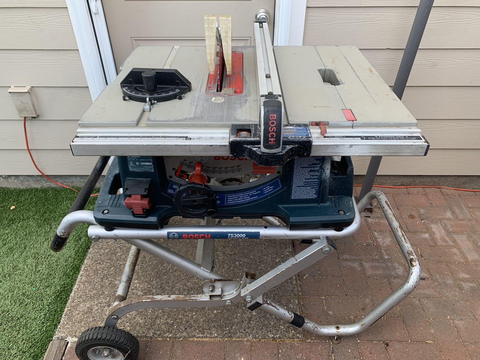 Bosch 10 Inch 4100 Table Saw with TS3000 Gravity Rise Stand
