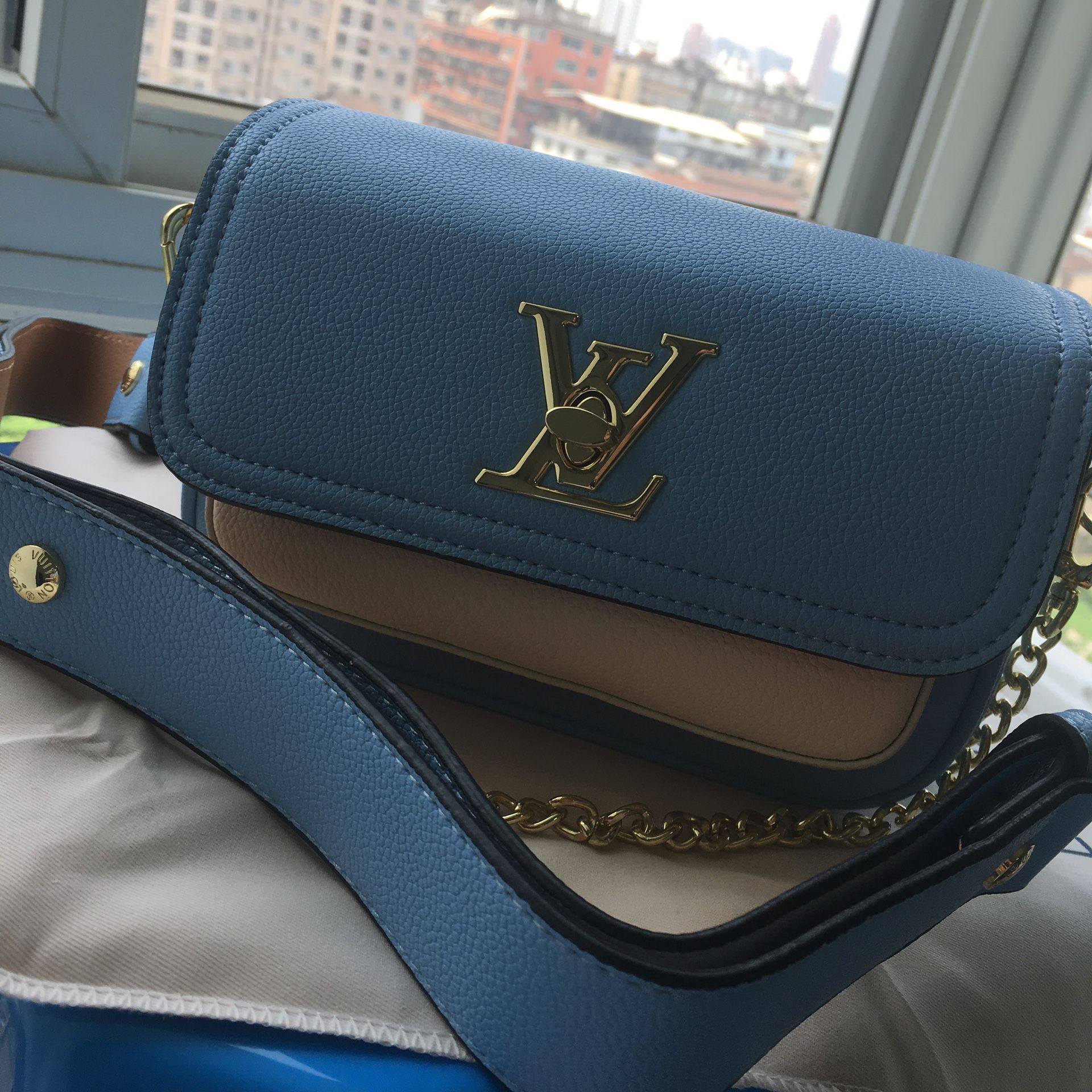 Louis Vuitton - Authenticated Handbag - Leather Blue for Women, Good Condition