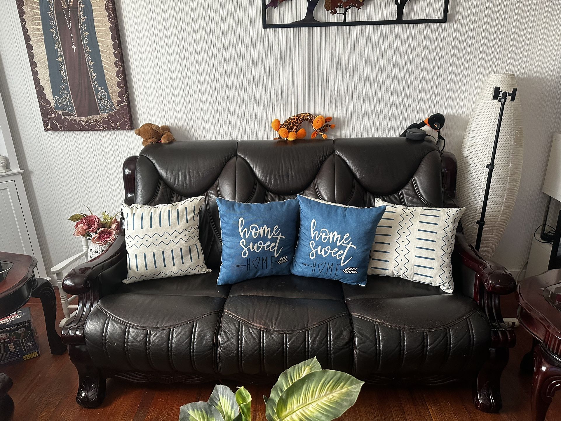 Couch Set With Tables 