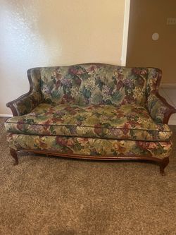 Vintage floral love seat/couch