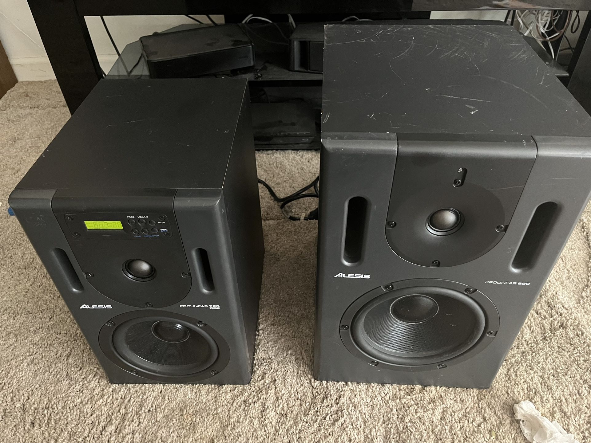 Alesis Prolinear 720SP And 820 Speaker pair