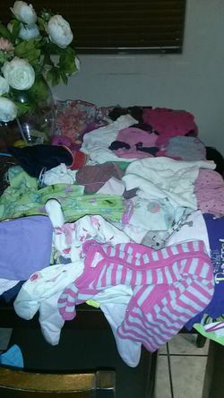Girl clothing Baby gap. Size 12,18,24 2T ..20 PIECE FOR $ 35.00