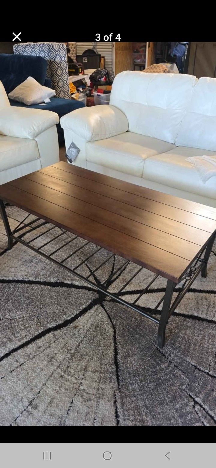 Newer White Tufted Leather Couch And Loveseat Set